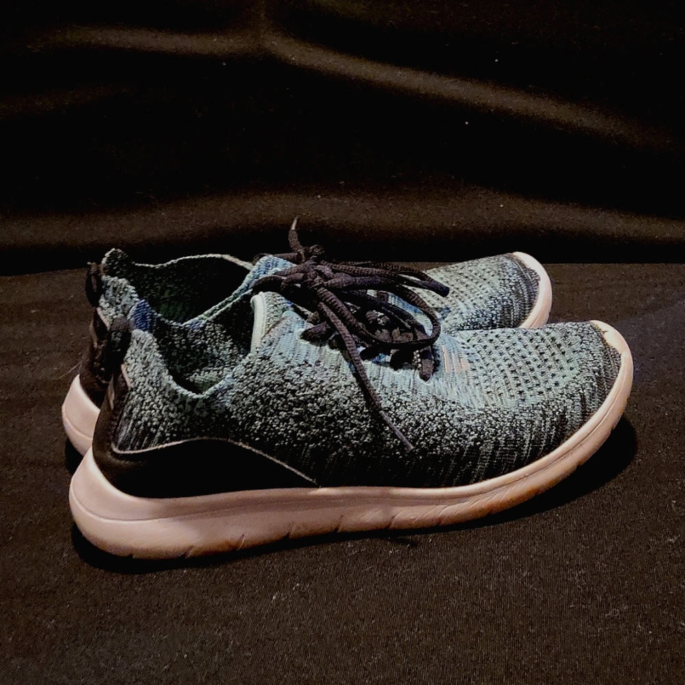 Tennis Shoes